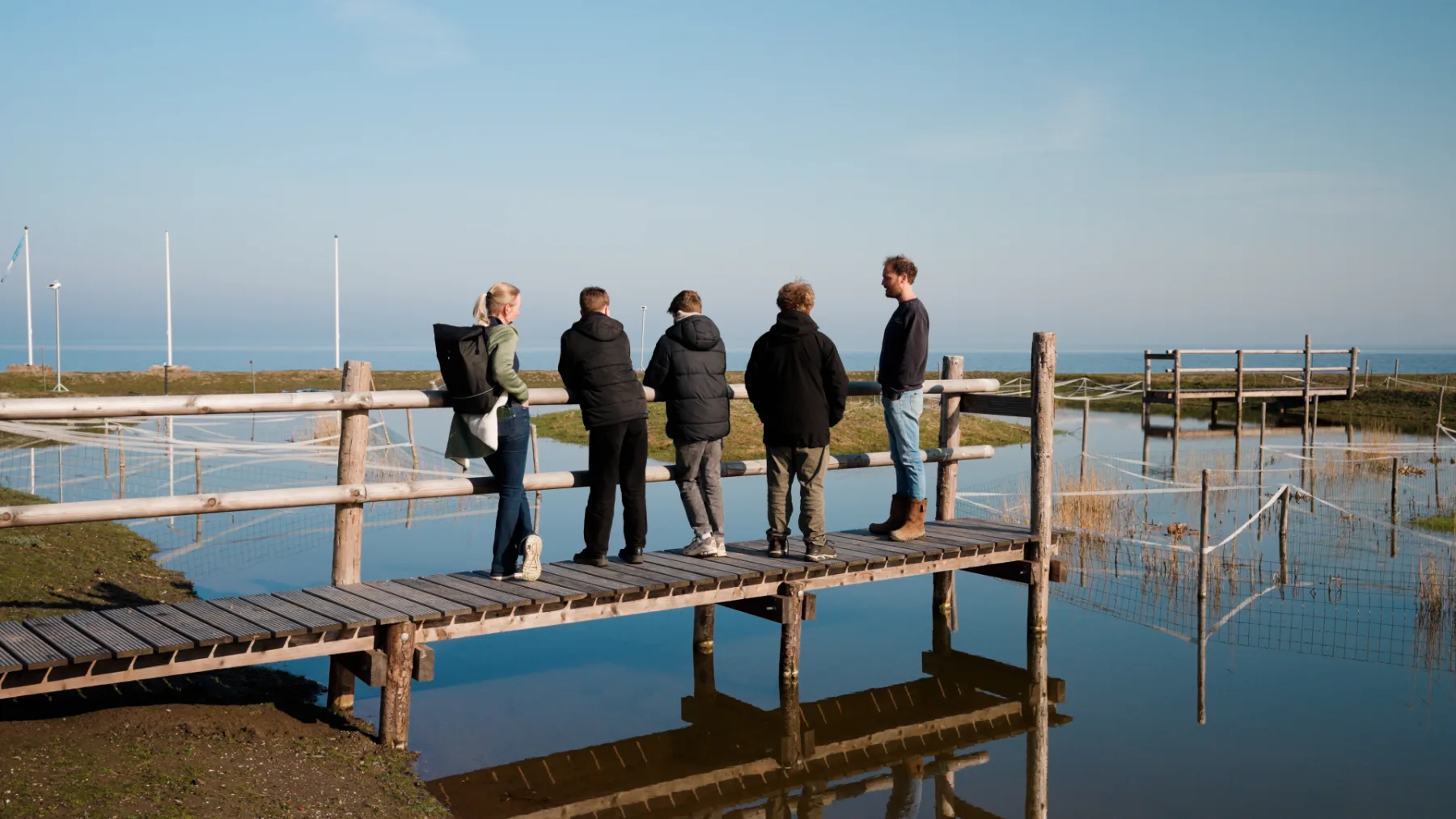 Scholieren aan de slag bij LIFE Watersource in Andijk